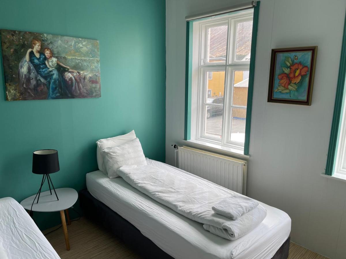 Managisting Guesthouse Ísafjörður Exteriör bild