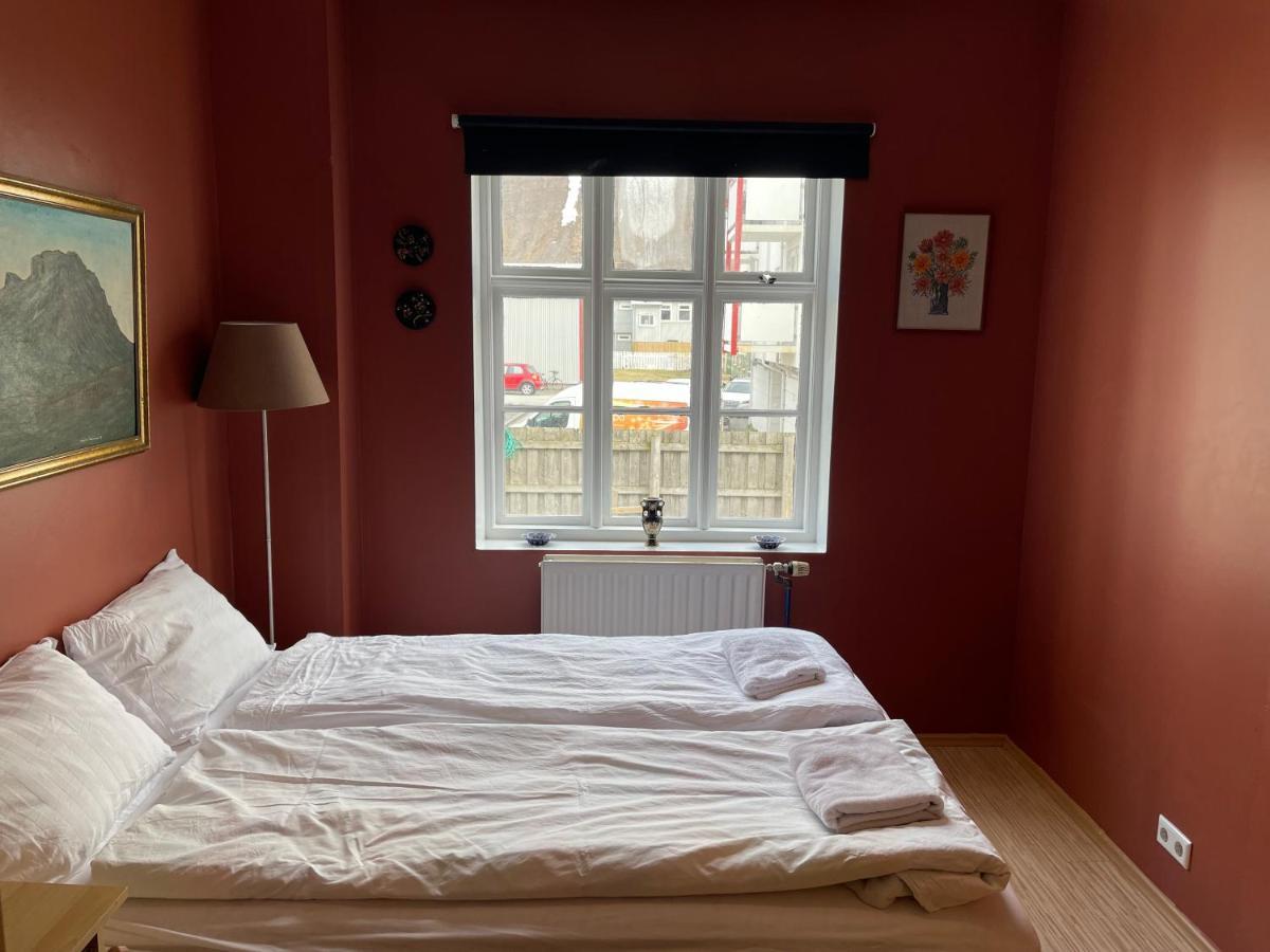 Managisting Guesthouse Ísafjörður Exteriör bild