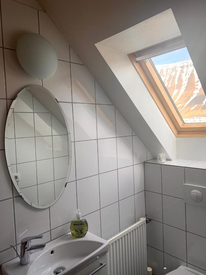 Managisting Guesthouse Ísafjörður Exteriör bild