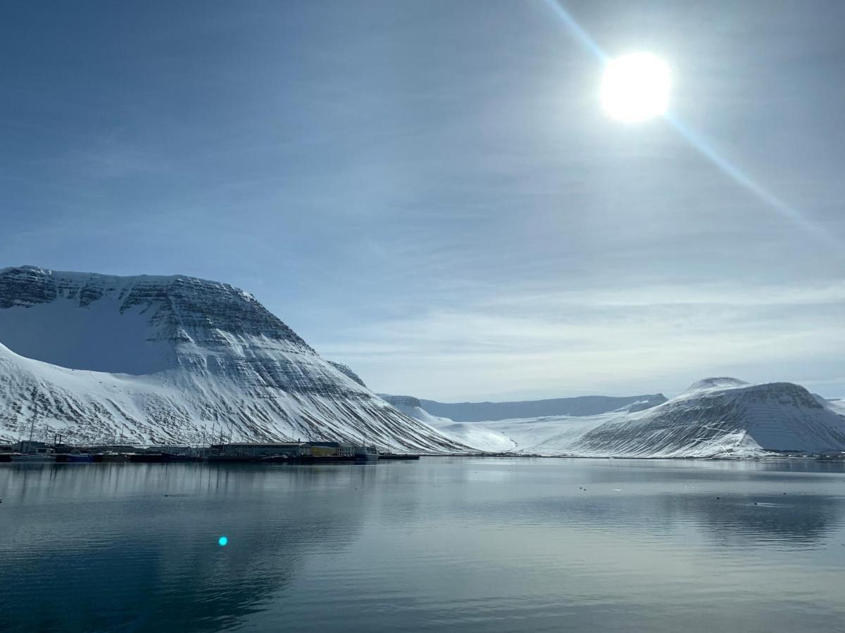 Managisting Guesthouse Ísafjörður Exteriör bild